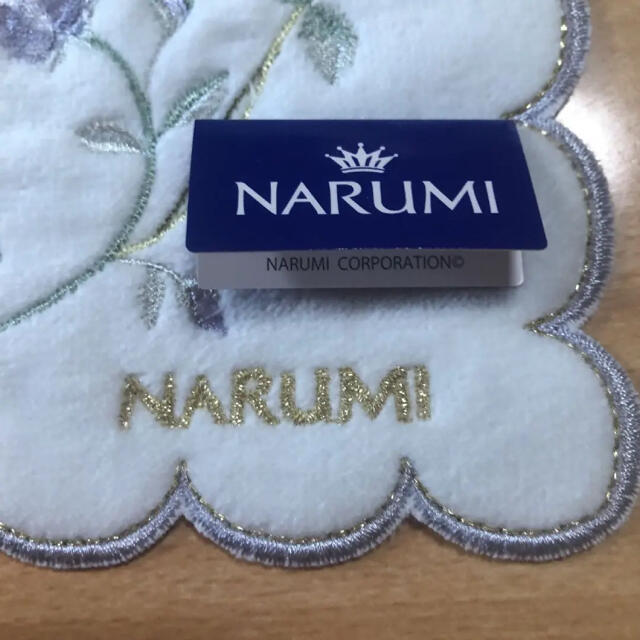 NARUMI(ナルミ)の新品未使用　ふわふわナルミ　タオルハンカチ レディースのファッション小物(ハンカチ)の商品写真