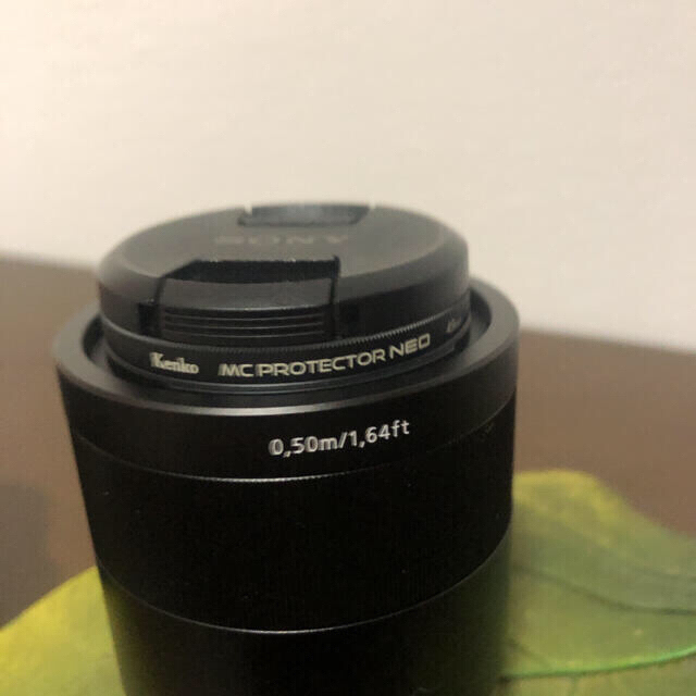 SONY(ソニー)のSONY FE 55mm F1.8 ZA SEL55f18Z レンズフード付 スマホ/家電/カメラのカメラ(レンズ(単焦点))の商品写真