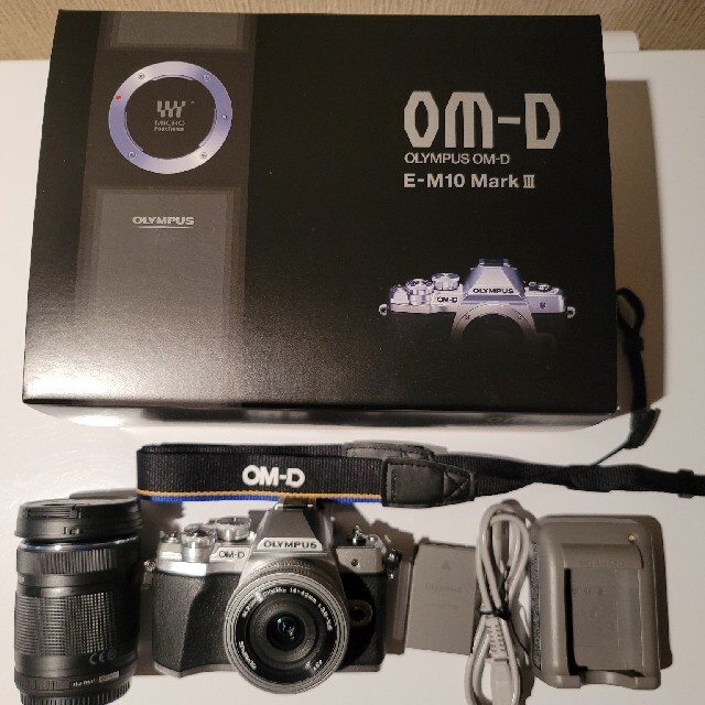 OLYMPUS OM−D E−M10 Mark III