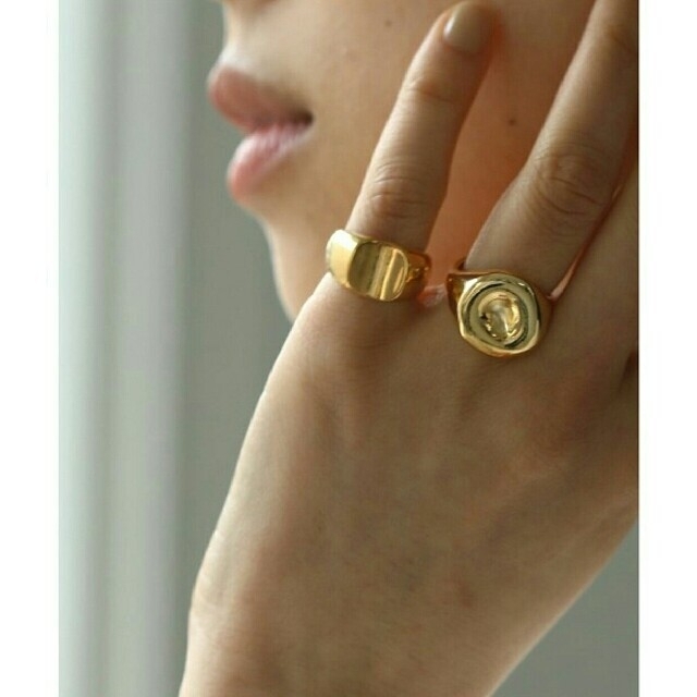 TODAYFUL(トゥデイフル)の【美品】TODAYFUL "Seal Ring" ピンキーリング指輪アクセサリー レディースのアクセサリー(リング(指輪))の商品写真