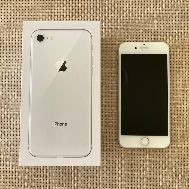 スマホ/家電/カメラiPhone8 本体　シルバー　simフリー　64GB  超美品