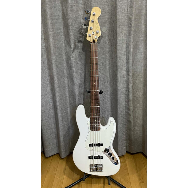 Fender(フェンダー)のFender Mexico JazzBass V Pau Ferro White 楽器のベース(エレキベース)の商品写真