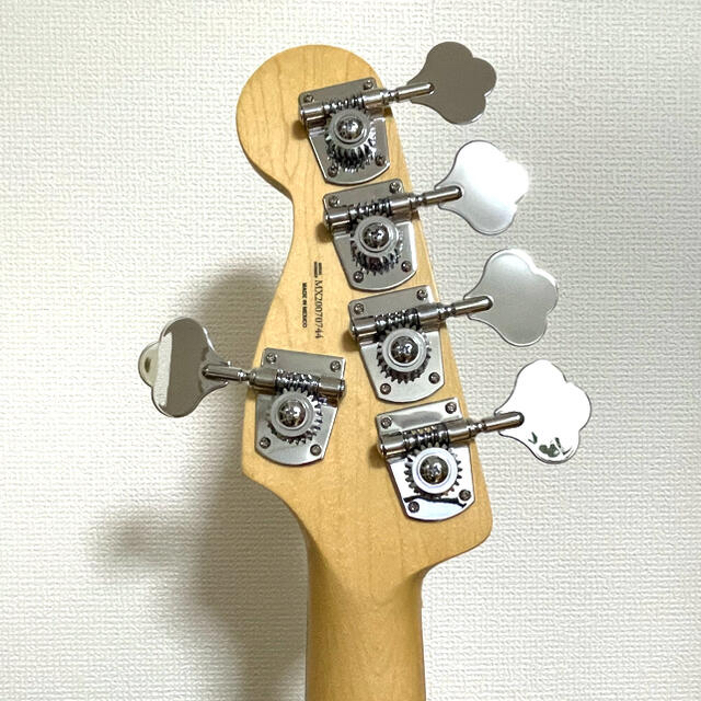 Fender(フェンダー)のFender Mexico JazzBass V Pau Ferro White 楽器のベース(エレキベース)の商品写真