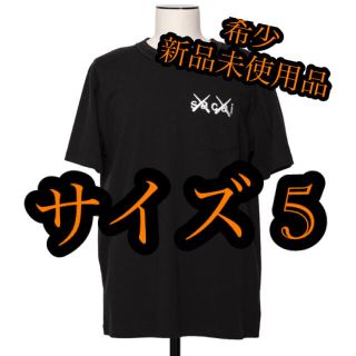 サカイ(sacai)のsacai x KAWS / Embroidery T-Shirt サイズ 5(Tシャツ/カットソー(半袖/袖なし))