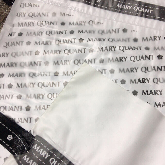 MARY QUANT(マリークワント)の新品未使用★マリークワント デイジー ショップ袋 巾着 プレゼント セット レディースのバッグ(ショップ袋)の商品写真