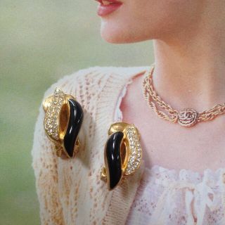 クリスチャンディオール(Christian Dior)のus ヴィンテージイヤリング Dior 黒のエナメル E2933(イヤリング)