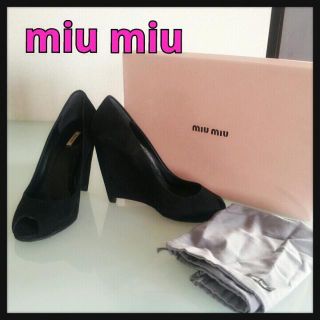 ミュウミュウ(miumiu)のmiu miu スウェードブラックパンプ(ハイヒール/パンプス)