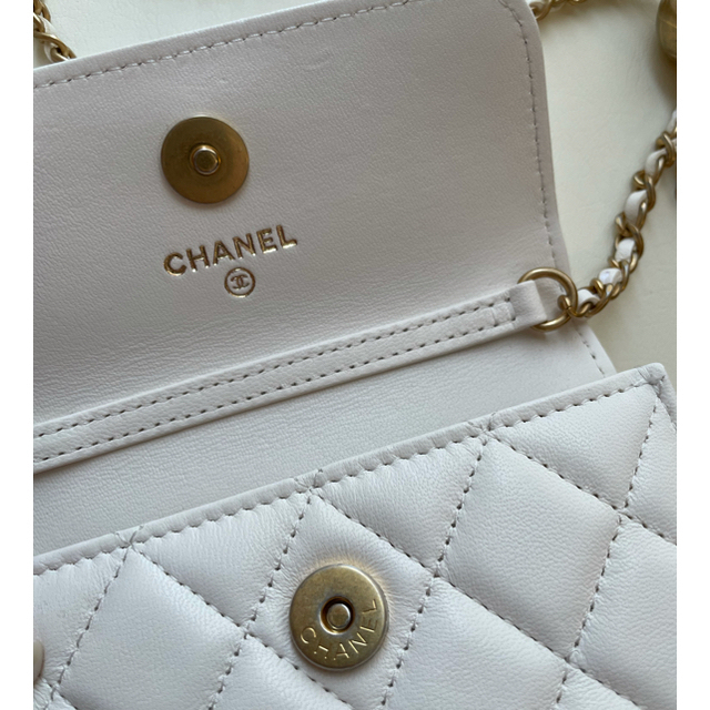 CHANEL(シャネル)のCHANEL ボールチェーンフラップコインパース レディースのバッグ(ショルダーバッグ)の商品写真