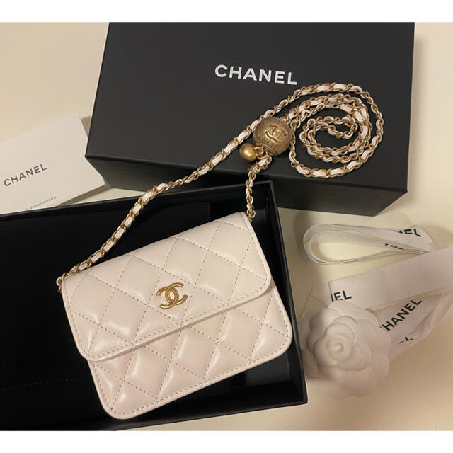 CHANEL(シャネル)のCHANEL ボールチェーンフラップコインパース レディースのバッグ(ショルダーバッグ)の商品写真