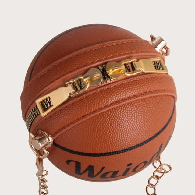 バスケットボール♡ショルダーバッグ♡ブラウン♡トレンド♡チェーン♡ボディバッグ レディースのバッグ(ショルダーバッグ)の商品写真