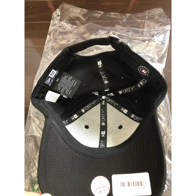 NEW ERA(ニューエラー)の新品　未使用　ニューエラ キャップ NY ヤンキース 黒 ブラック メンズの帽子(キャップ)の商品写真