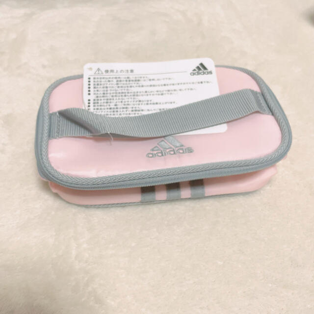 adidas(アディダス)の𓊆 新品 adidas 保冷保温ポーチ 𓊇  インテリア/住まい/日用品のキッチン/食器(弁当用品)の商品写真