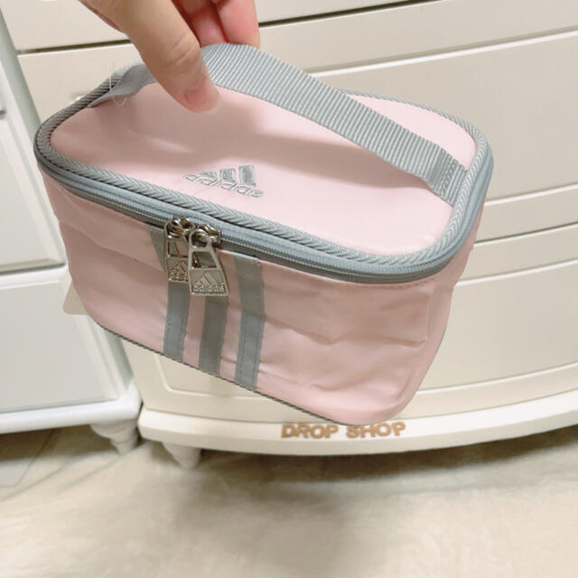 adidas(アディダス)の𓊆 新品 adidas 保冷保温ポーチ 𓊇  インテリア/住まい/日用品のキッチン/食器(弁当用品)の商品写真