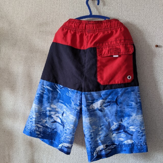 GAP Kids(ギャップキッズ)のGAP KIDS/150 深海柄　イルカ×シャチ キッズ/ベビー/マタニティのキッズ服男の子用(90cm~)(水着)の商品写真