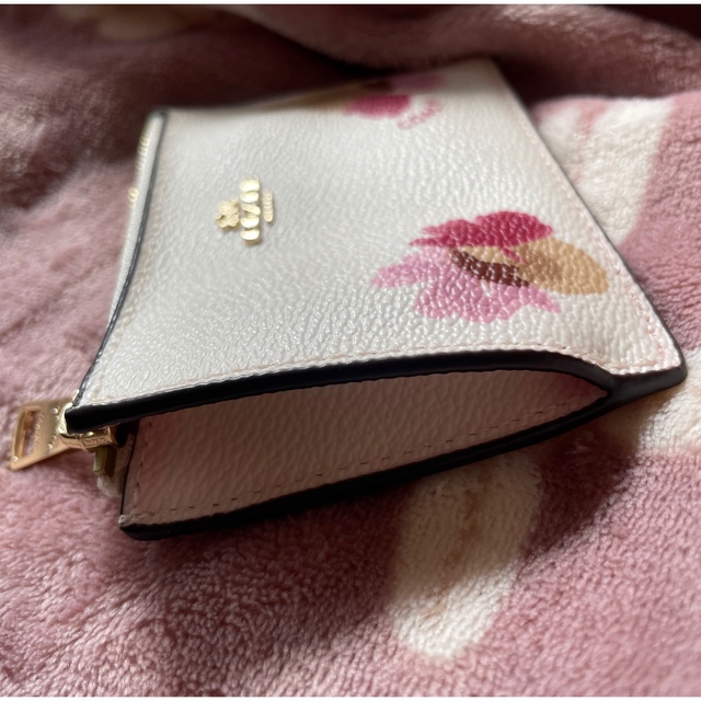 COACH - 𓊆 正規品 COACH 花柄 パスケース 𓊇 の通販 by ✿ 𝕋𝕙𝕒𝕟𝕜