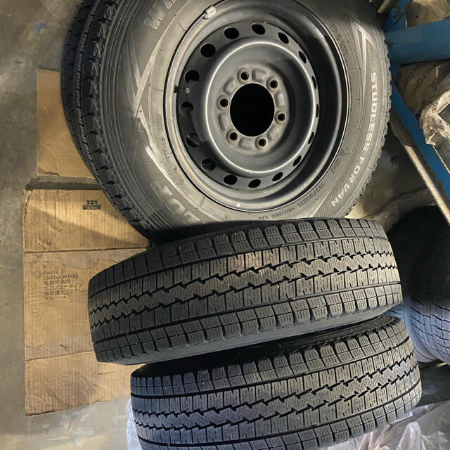 トヨタ純正スチール 195/80R15 200系 ハイエース - タイヤ・ホイールセット