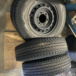 ダンロップ(DUNLOP)のトヨタ純正スチール 195/80R15 200系 ハイエース(タイヤ・ホイールセット)