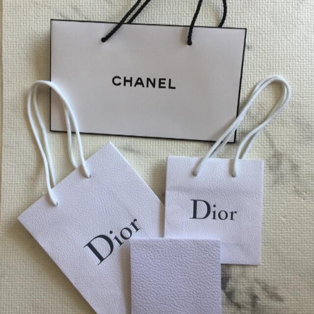 CHANEL(シャネル)のCHANEL1枚+DIOR3枚 セット コスメ/美容のコスメ/美容 その他(その他)の商品写真