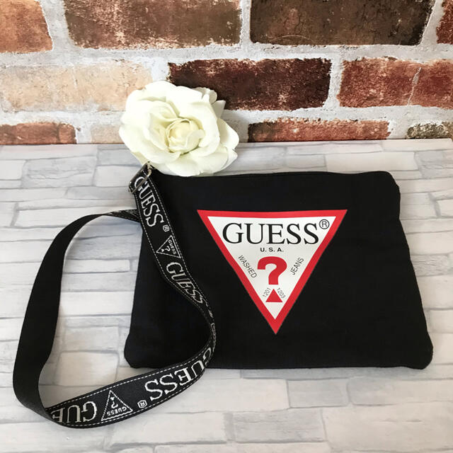 GUESS - ゲス GUESS ショルダーバッグ デカロゴ ブラック 黒 GUESS - ゲス GUESS ショルダーバッグ デカロゴ ブラック 黒