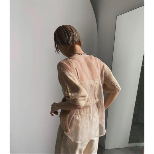 Ameri VINTAGE(アメリヴィンテージ)の Ameri vintage MEDI BACK SHEER KNIT TOP レディースのトップス(カットソー(半袖/袖なし))の商品写真