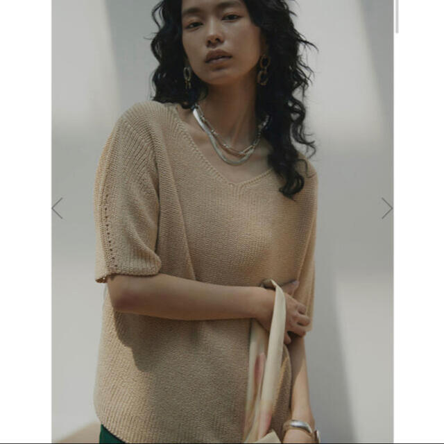 Ameri VINTAGE(アメリヴィンテージ)の Ameri vintage MEDI BACK SHEER KNIT TOP レディースのトップス(カットソー(半袖/袖なし))の商品写真