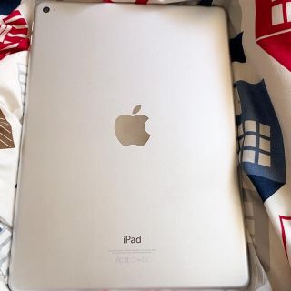 アップル(Apple)のiPad Air 2（Wi-Fiタイプ16GB）(タブレット)