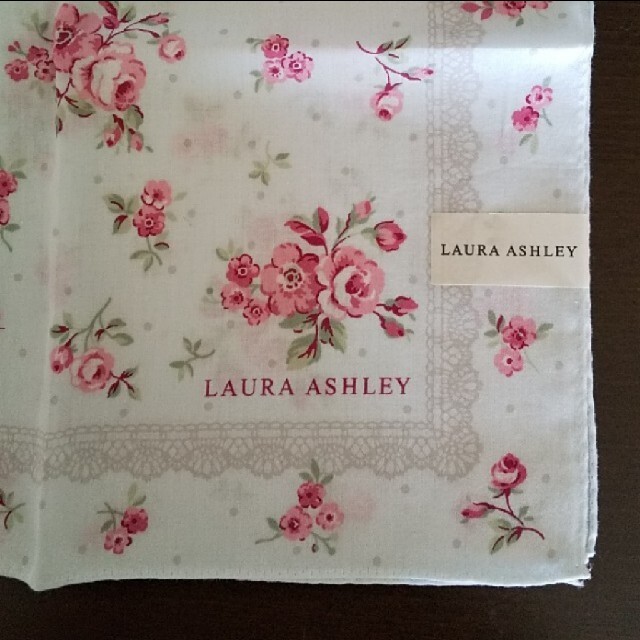 LAURA ASHLEY(ローラアシュレイ)のローラアシュレイ  大判ハンカチ レディースのファッション小物(ハンカチ)の商品写真