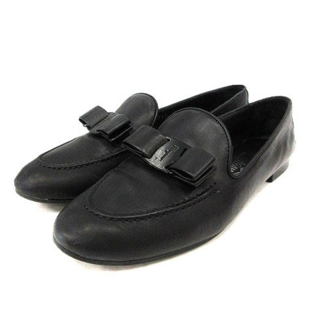 Salvatore Ferragamo(サルヴァトーレフェラガモ)のサルヴァトーレフェラガモ LESLEY ローファー 7D 24.5cm 黒 レディースの靴/シューズ(ローファー/革靴)の商品写真