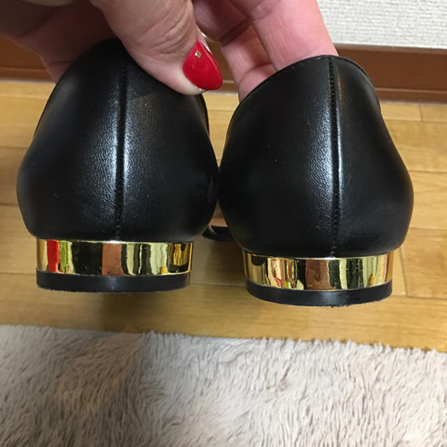 GU(ジーユー)のGU ジーユー パンプス フラットシューズ ブラック&ゴールド XL レディースの靴/シューズ(ハイヒール/パンプス)の商品写真