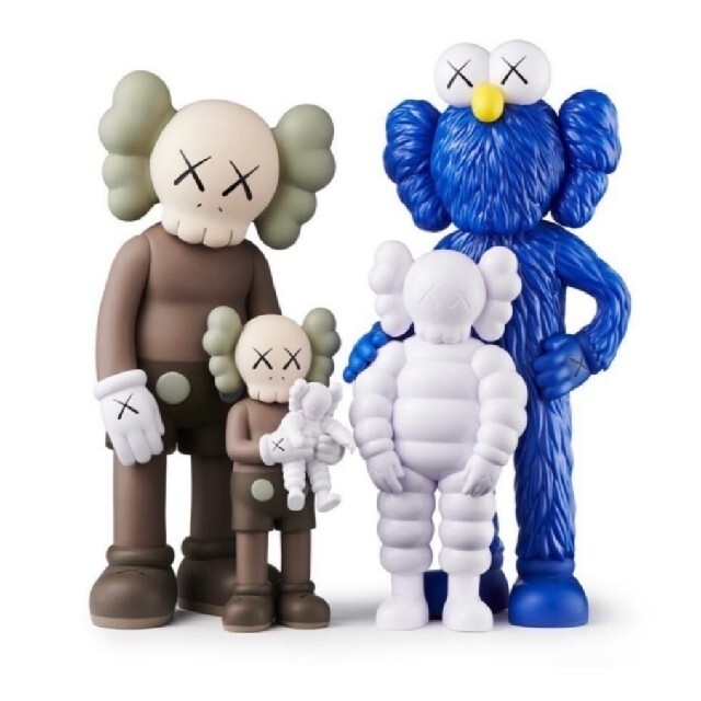 カウズファミリー KAWS FAMILY BROWN カウズ展