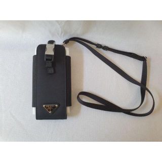 新品・未使用】PRADAトライアングルロゴReNylonスマートフォンケース黒-