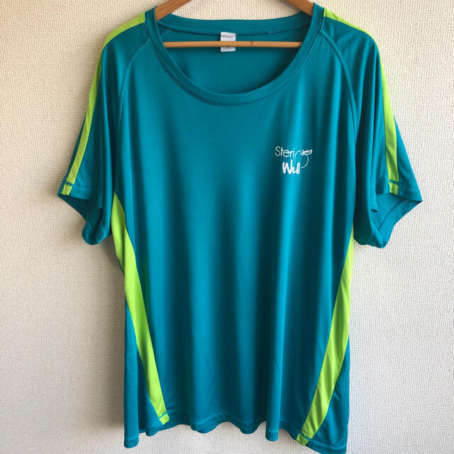 アップル　リンゴ　プリント Ｔシャツ　Sport-Tek レディースのトップス(Tシャツ(半袖/袖なし))の商品写真
