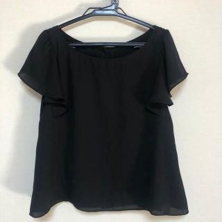 ジャスグリッティー(JUSGLITTY)の【JUSGLITTY】美品✨袖フリルブラウス　ブラック(シャツ/ブラウス(半袖/袖なし))