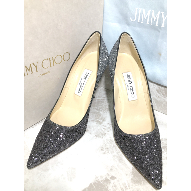 JIMMY CHOO(ジミーチュウ)の【極美品】ジミーチュウ　23.5cm  パンプス　ブラック　グリッター レディースの靴/シューズ(ハイヒール/パンプス)の商品写真