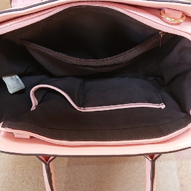 美品！ピンク ゴールド くすみ 2way ショルダー ハンドバッグ 大きめ A4 レディースのバッグ(ハンドバッグ)の商品写真