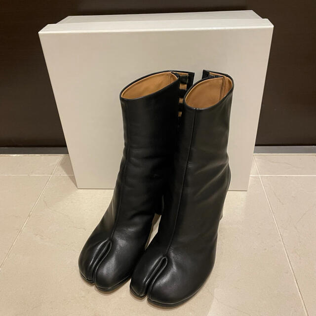 Maison Martin Margiela(マルタンマルジェラ)のMaison Margiela Tabi boots 36.5 レディースの靴/シューズ(ブーツ)の商品写真