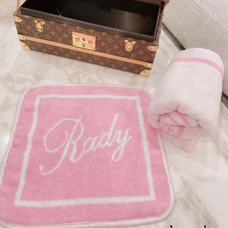 レディー(Rady)のRady♡もこもこハンドタオル　新品(ハンカチ)