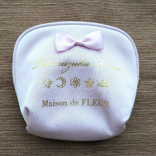 Maison de FLEUR(メゾンドフルール)の宝塚コラボ Maison de FLEUR オペラグラスポーチ エンタメ/ホビーのおもちゃ/ぬいぐるみ(キャラクターグッズ)の商品写真