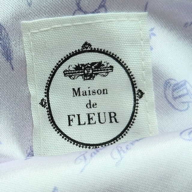 Maison de FLEUR(メゾンドフルール)の宝塚コラボ Maison de FLEUR オペラグラスポーチ エンタメ/ホビーのおもちゃ/ぬいぐるみ(キャラクターグッズ)の商品写真