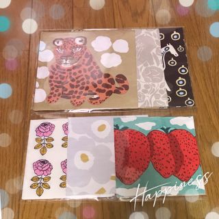 マリメッコ(marimekko)のマリメッコ　ペーパーナプキン ６枚セットE🎵(テーブル用品)