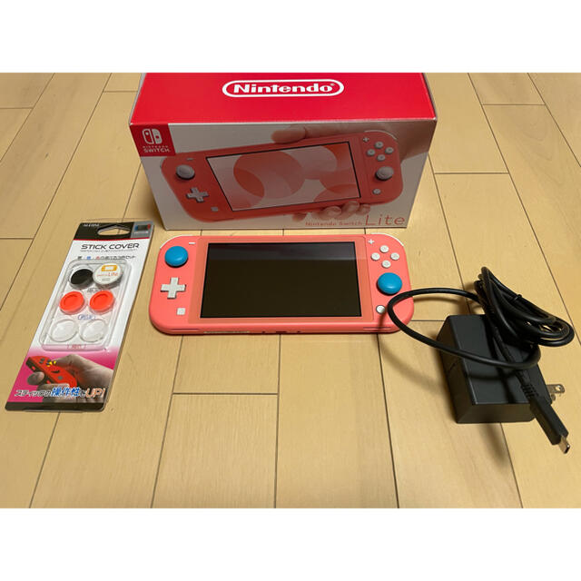 Nintendo Switch(ニンテンドースイッチ)の Nintendo Switch Lite コーラルピンク　 エンタメ/ホビーのゲームソフト/ゲーム機本体(家庭用ゲーム機本体)の商品写真