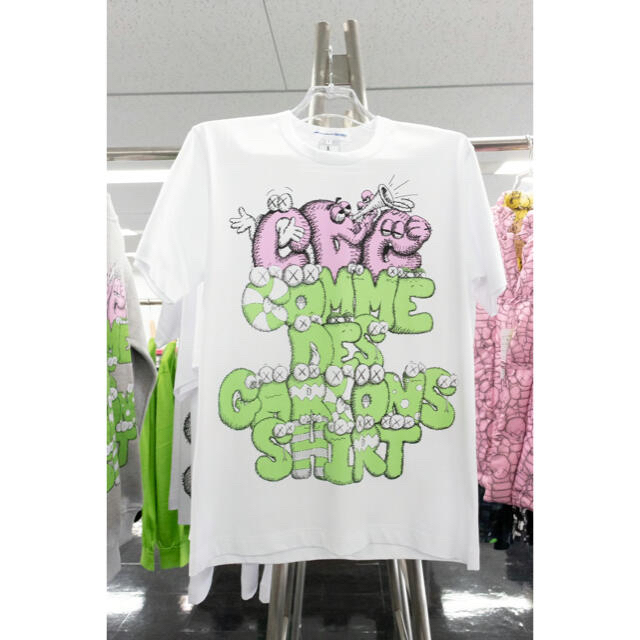 COMME des GARÇONS×KAWS/セール中