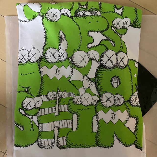 COMME des GARÇONS×KAWS/セール中 2