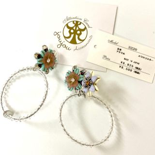 ジュジュ(joujou)の☆joujou ジュジュ☆フラワーモチーフクリアフープピアス/新品・未使用♪(ピアス)