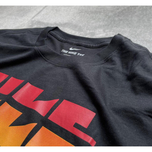 NIKE(ナイキ)の新品未使用　NIKE ナイキ Tシャツ ゴツナイキ グラデーション メンズのトップス(Tシャツ/カットソー(半袖/袖なし))の商品写真