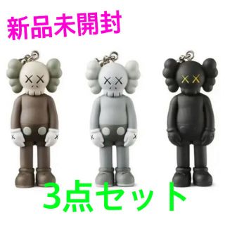 メディコムトイ(MEDICOM TOY)のKAWS TOKYO FIRST カウズ キーホルダー Kaws キーホルダー(キーホルダー)