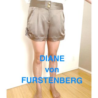 ダイアンフォンファステンバーグ(DIANE von FURSTENBERG)の【美品】ダイアン　シルク　ショートパンツ　(ショートパンツ)