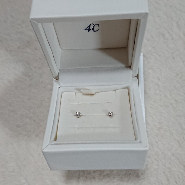 4℃ ダイヤモンド ピアス 0.1ct プラチナ