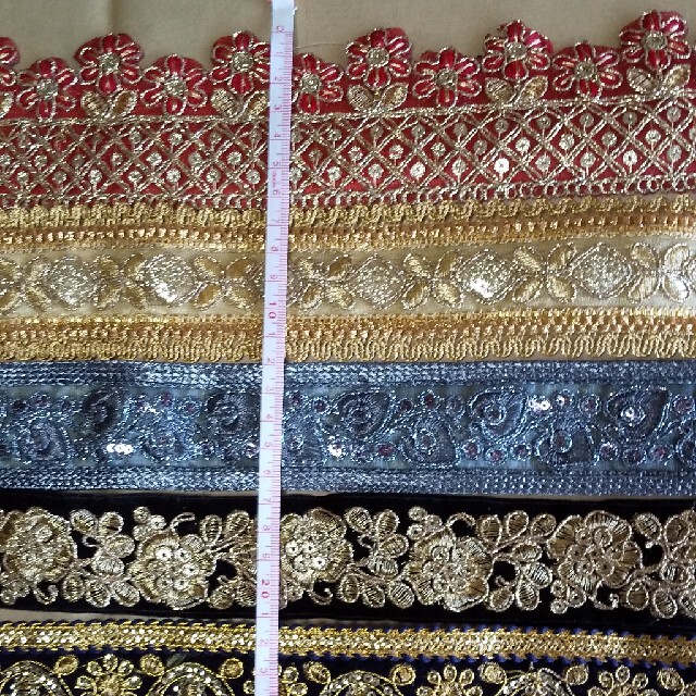 インドの刺繍リボン5種類×20cmセット⑤ ハンドメイドの素材/材料(各種パーツ)の商品写真