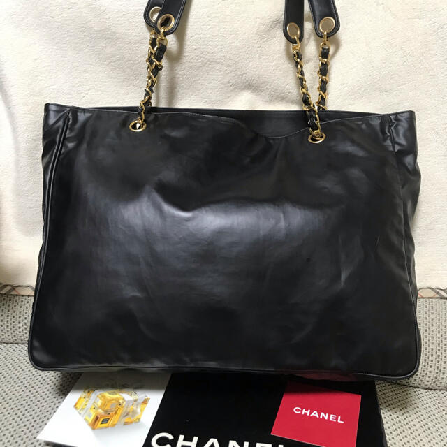 CHANEL(シャネル)のCHANEL シャネル チェーンショルダーバッグ　デカココ　シャネル バッグ！ レディースのバッグ(ショルダーバッグ)の商品写真